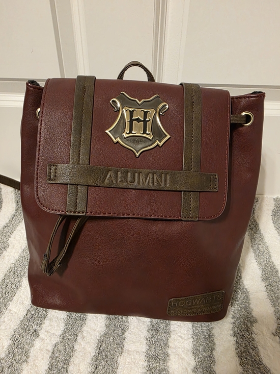 Loungefly Handbags - Loungefly Harry Potter Hogwarts Burgundy & Brown Alumni Crest Backpack